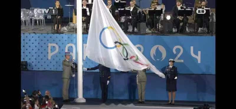 #奥运五环旗挂反了#舔狗：“什么反了，这是塞纳河的倒影，这就是法国人的浪漫。”[