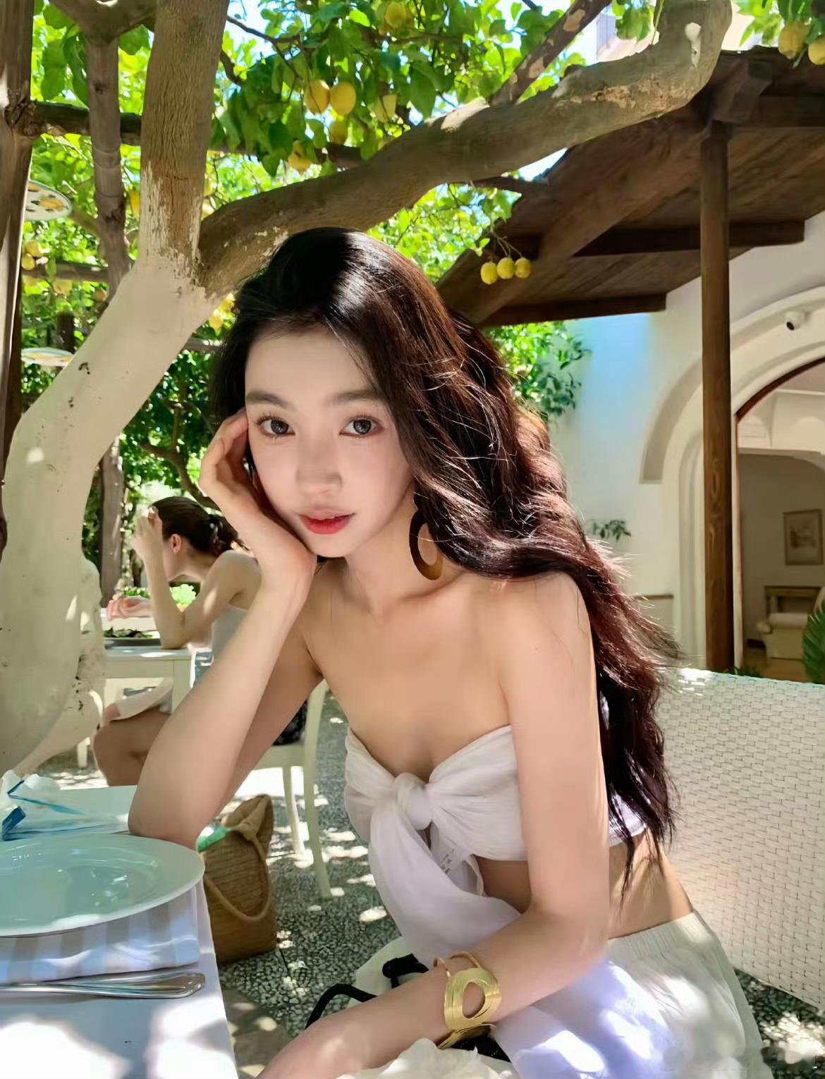 易梦玲称将捐出全部直播收入她当网红的feel是我最爱的，穿搭和颜值博主里独一份，