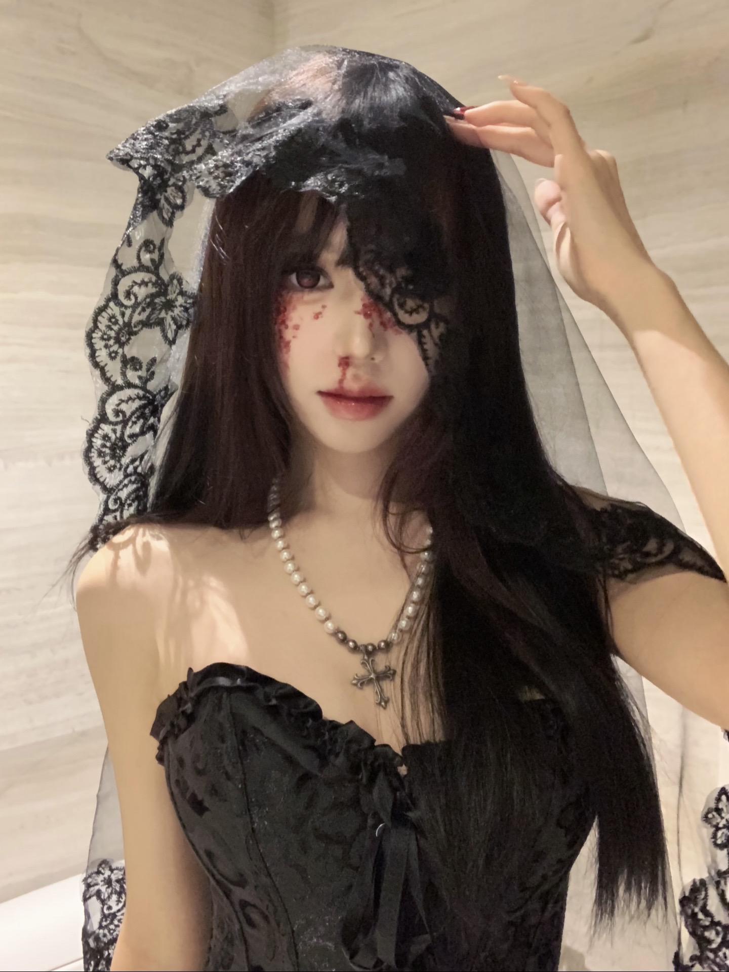 万圣节妆容加睡裤的反差感