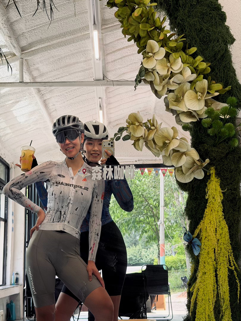 今天姐妹带我骑车拉练 🚴61公里骑下来，虽然累到双腿发软，但快乐无可替代～ 事