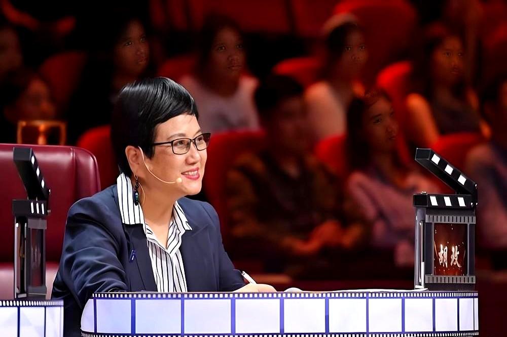 导演胡玫直接拍桌子，砸了水晶杯，就因为一个演员NG了19次！

当时《雍正王朝》