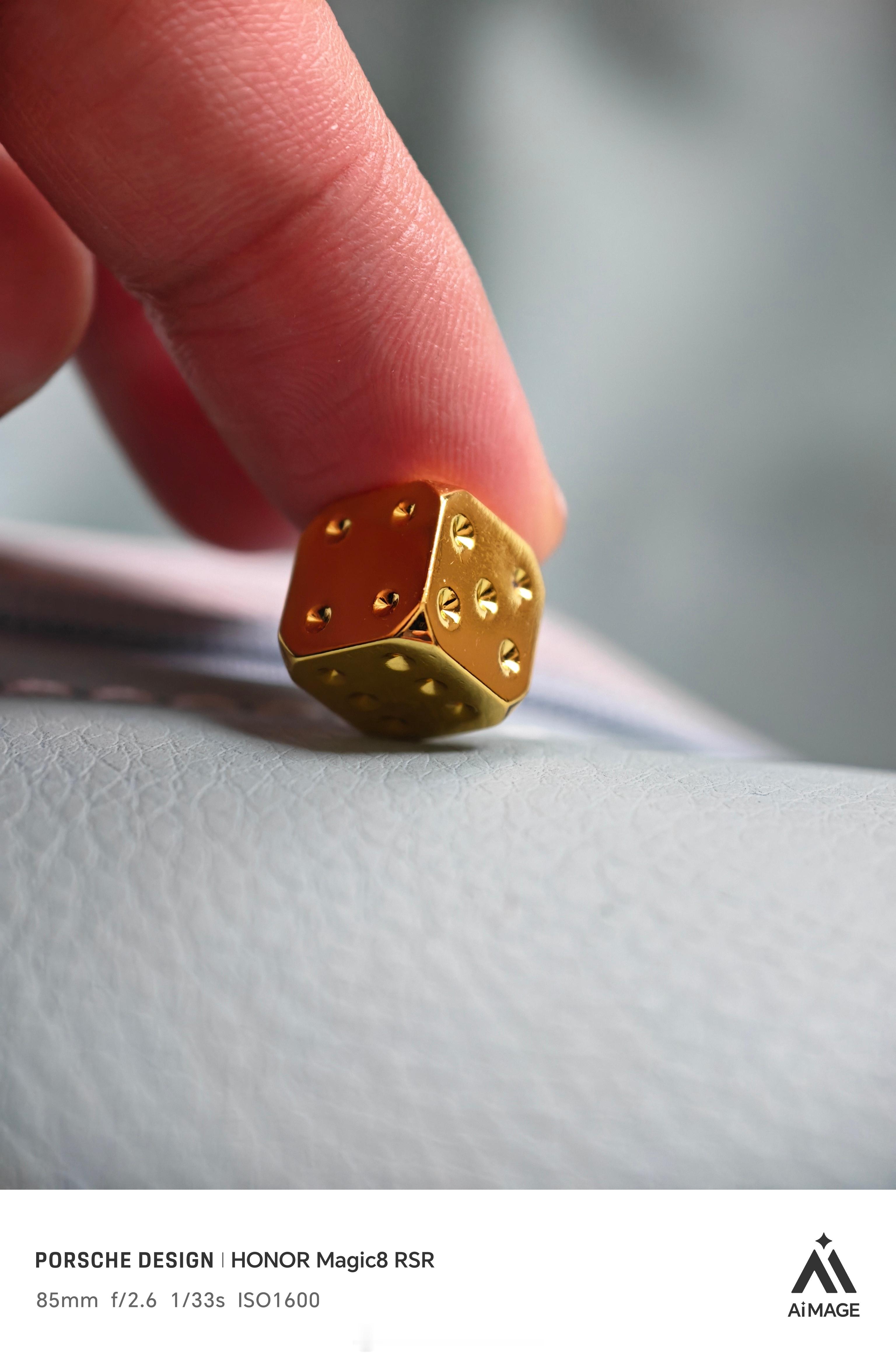 金银价格又反转这个骰子要是金子做的就好了