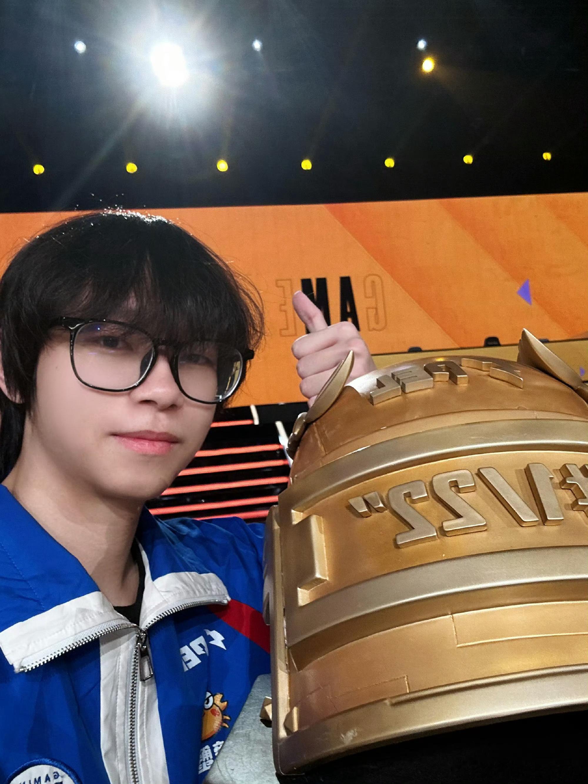 LGD和平精英大家庭  第一视角第三视角 全部集齐lgd第四周周冠军2026pe