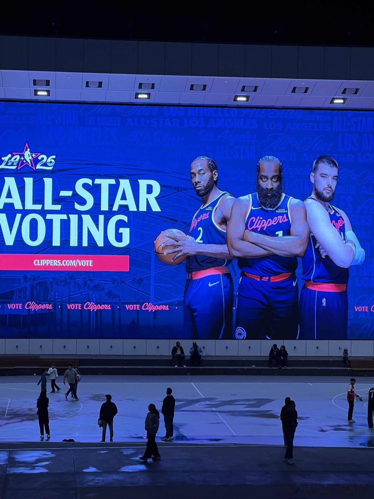 想起不久前，快船还在全力北伐 