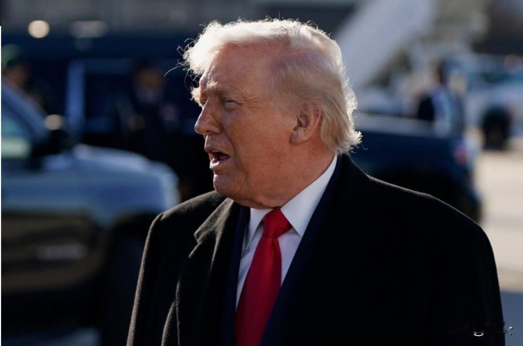 一语道破天机！特朗普摊牌：伊朗政权更迭才是美国终极目标
 
据美联社、纽约邮报2