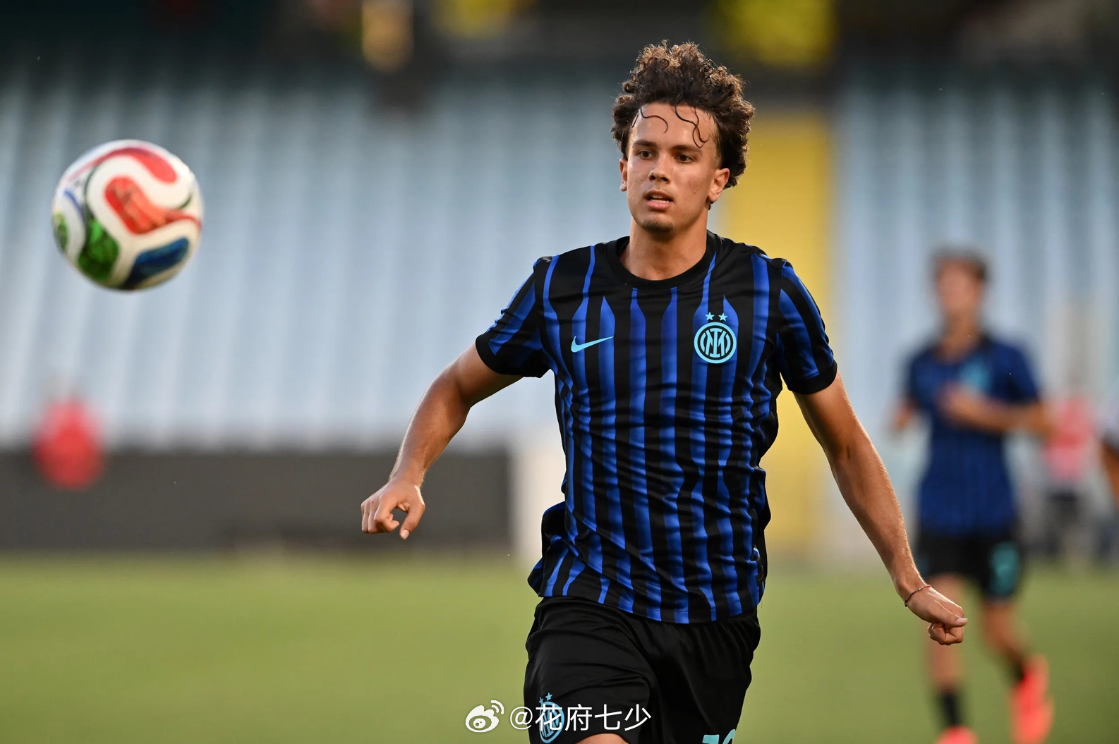 福塔里奥执教的U18梯队季后赛决赛常规时间0比0博洛尼亚，点球决战斯特兰德第一个