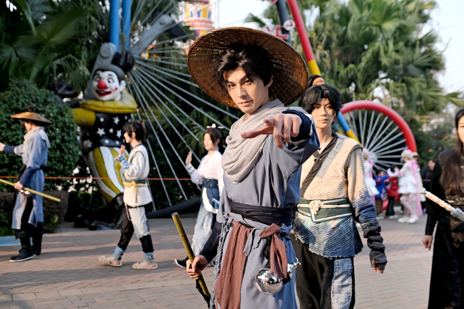 阿良从剑来猛到成都 刚看完《剑来2》动画第六集阿良剑斩白玉京的超燃时刻，转头就在