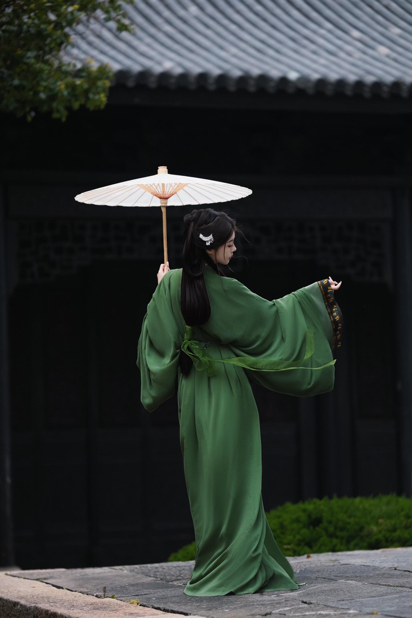 战国袍的氛围感我悟了。客妹绝绝子