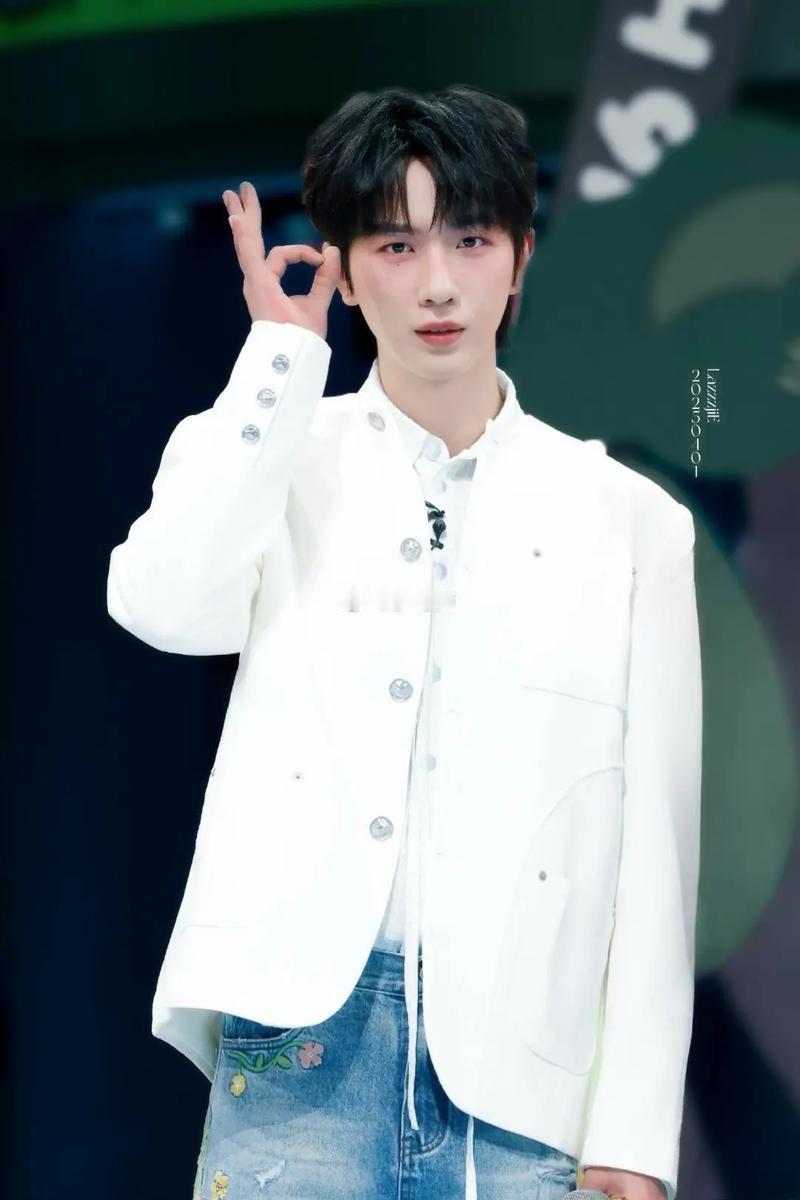 李宏毅限高涉案金额1118万 替李宏毅接事业运！求待播剧大爆，让他早日还清债务轻