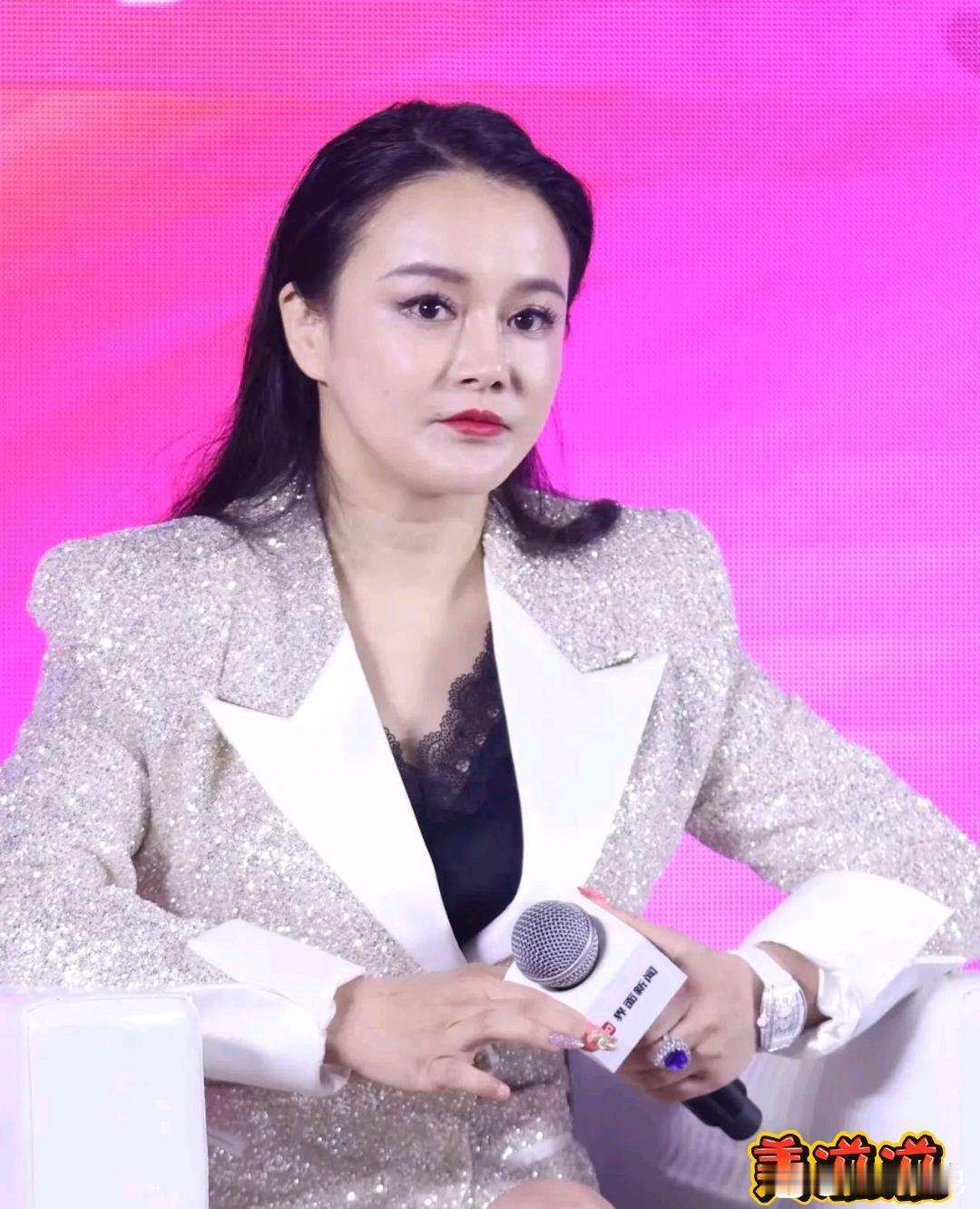 我严重怀疑冉莹颖这么多年一直忍着根本不是为了孩子，也不是为了太爱邹市明，而是她太