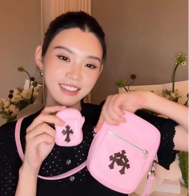 以精致藏温柔，以陪伴渡时光
 
真正细腻的母爱，从不是轰轰烈烈的付出，而是藏在琐