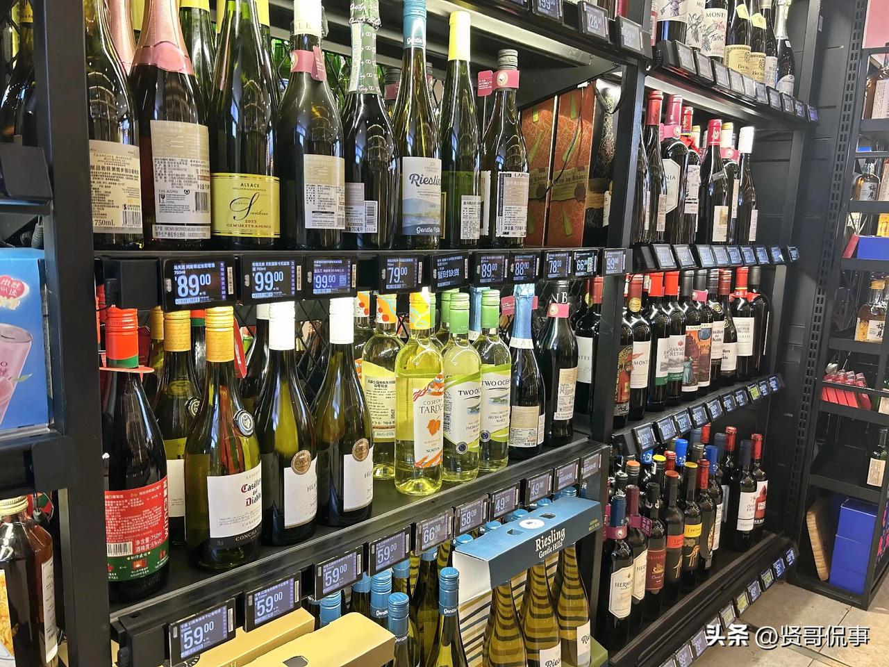 “踢到铁板了！”海南琼海，男子来到超市花476元，买了两瓶葡萄酒，在此过程中还全