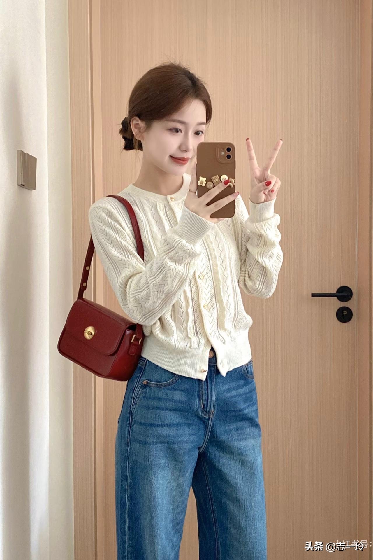 一眼就爱上的奶呼呼针织衫～