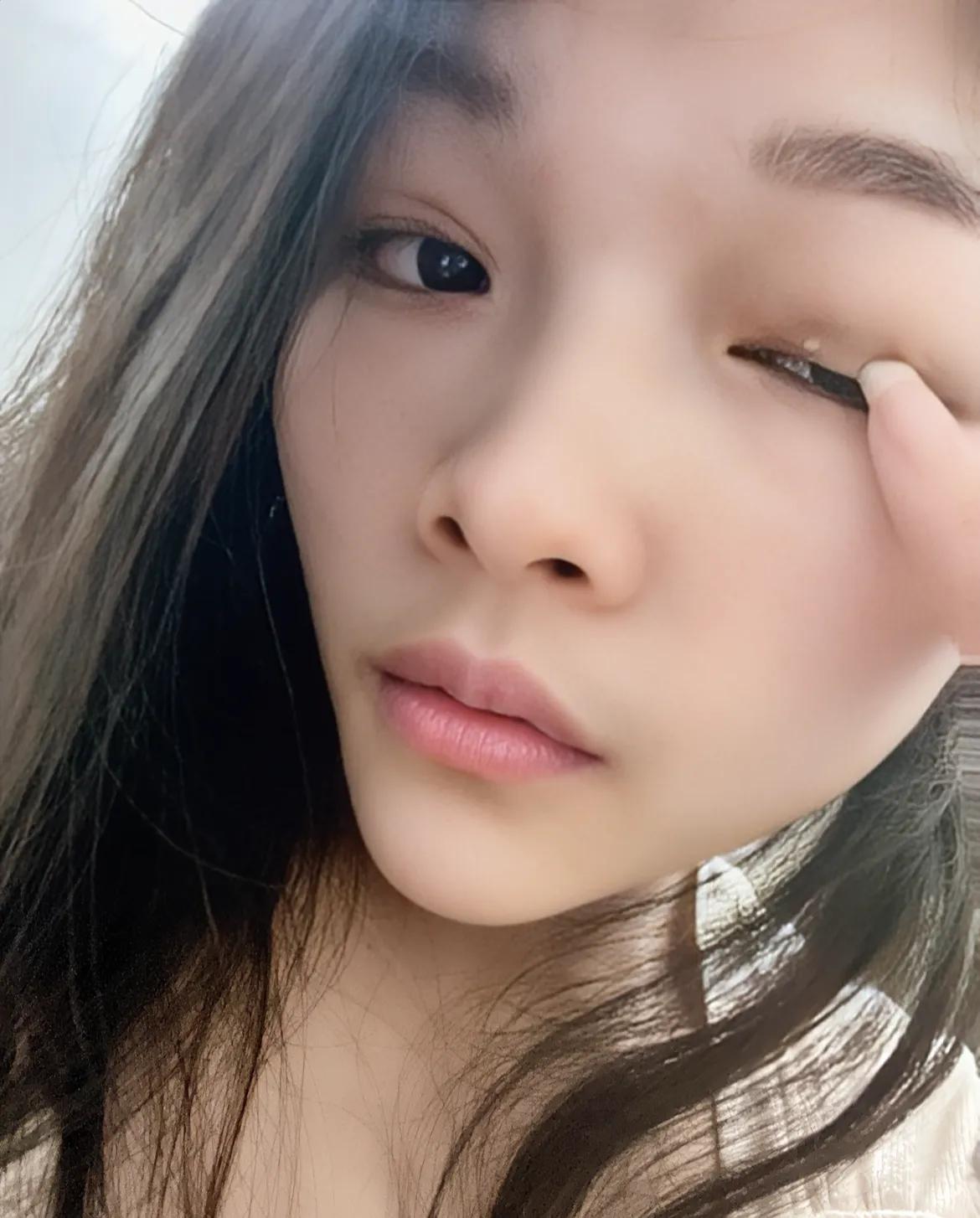 今天断更一天了，整整下了一天的雨，啥事都没干，就这样在车里呆了一天，听着雨滴的声