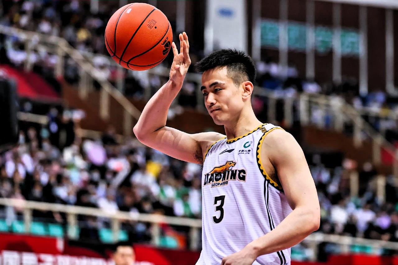 一、赵继伟的不可替代性与局限
 
- 核心价值：复出首战对新疆24分7助攻，末节