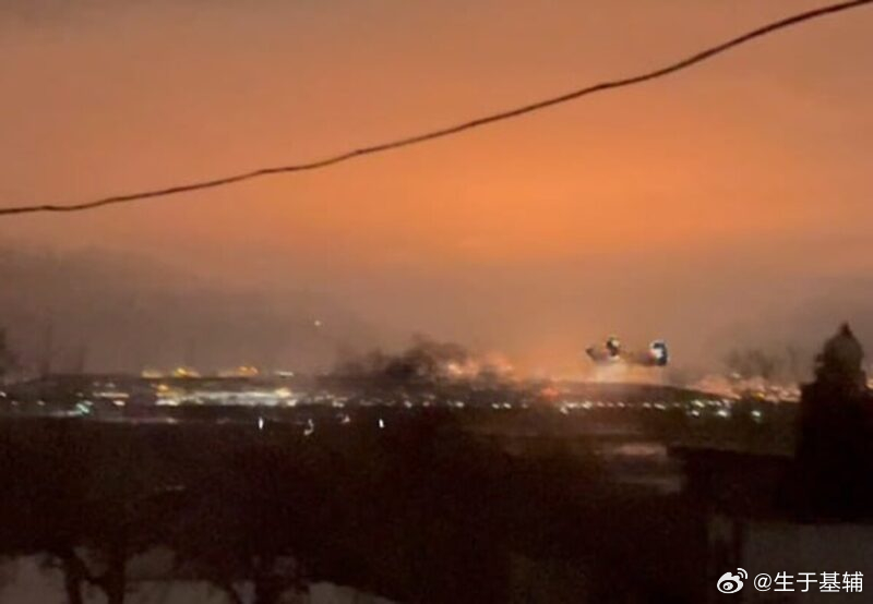 【俄两基地遭遇今年最猛烈打击：“两小时内60次爆炸”】网页链接3月5日夜晚，俄罗