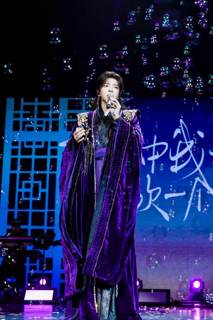 萧忆情拾忆巡演萧忆情新专辑拾忆 袁铭喆空降重庆场真的是年度惊喜！完全没路透没预热