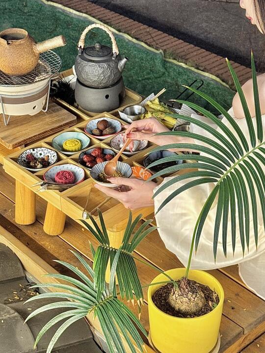 长安🍵春日更适合上房揭瓦品一壶好茶