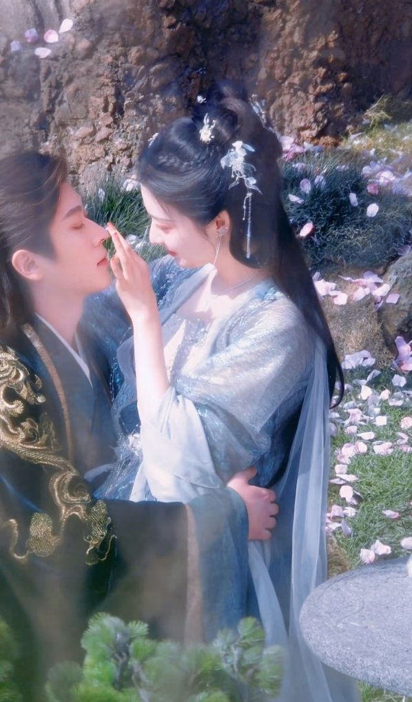 暴君妖妃你们成何体统阿！太太太太配了！！选他俩演成何体统男女主真是天才！ ​​​