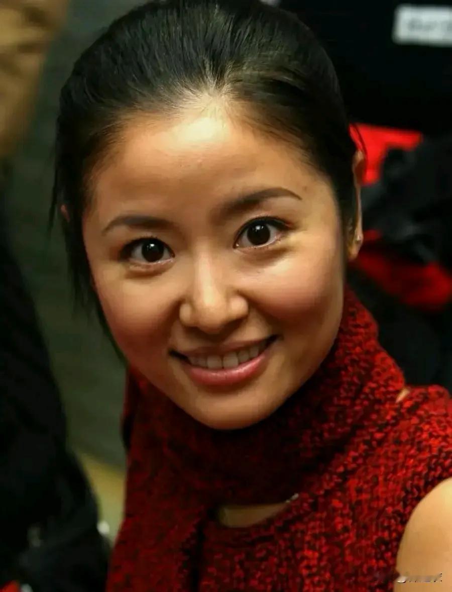 就连黑都那么美，就只有林心如了，年轻真好，圆溜溜水汪汪大眼睛的林心如，真是让人不