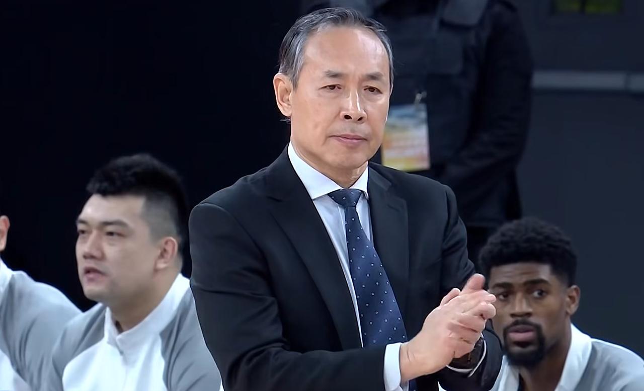 许利民迎来了一个争冠好帮手！3年前，CBA季后赛，上海队与江苏队的比赛，最终，被