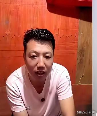 两天来米米走后李哥重庆独卖血橙，背后这些小细节扎心吗？

这两天，重庆江边风大，