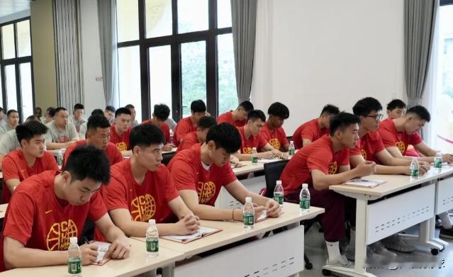 中国男篮vs澳大利亚！12人名单基本敲定，郭士强摊牌提5大要求 

为了更好的备