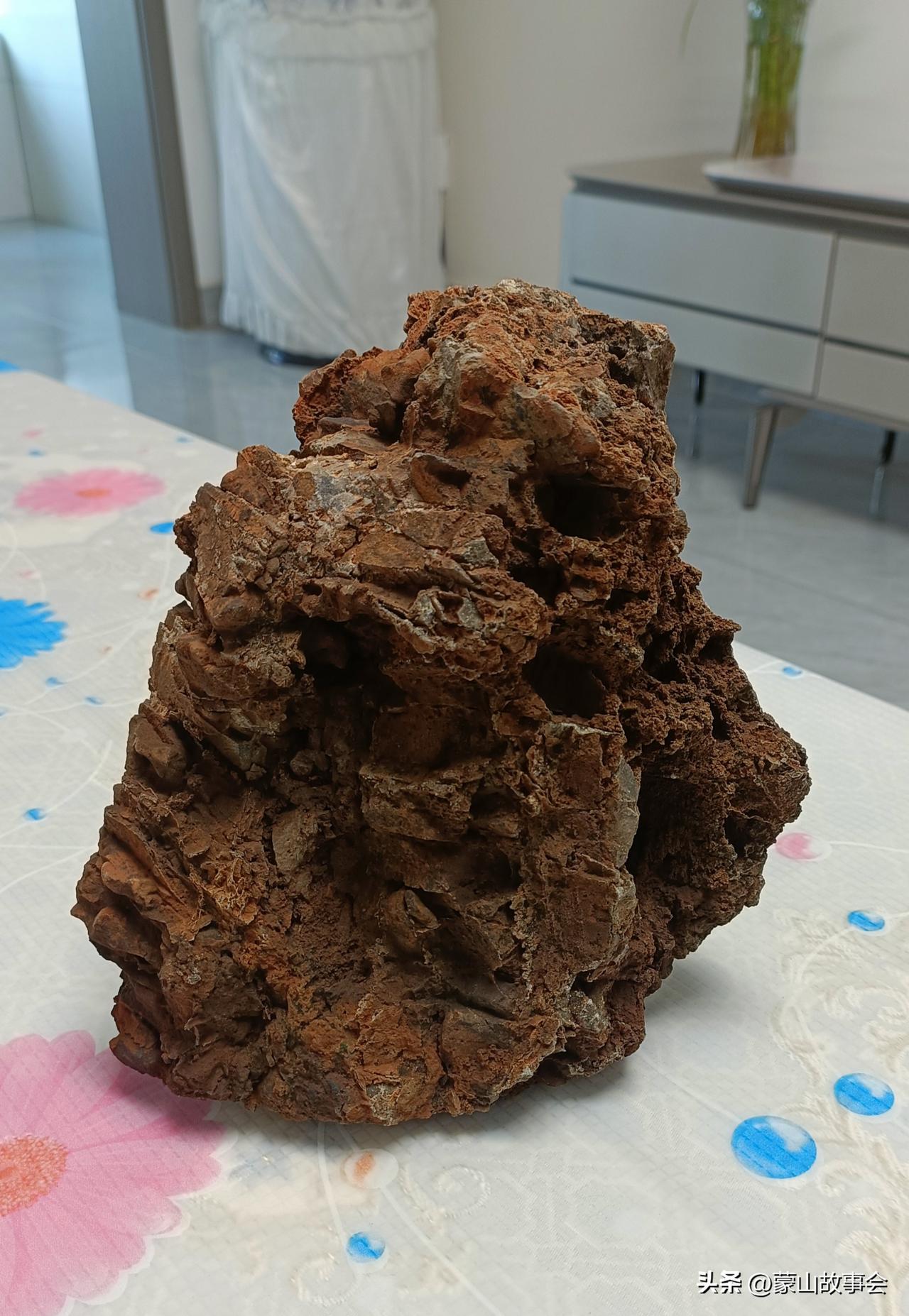 你有收藏的精美石头吗能否发图看看去费县爬新的网红山——击毙巨匪刘黑七的柱子山，捡