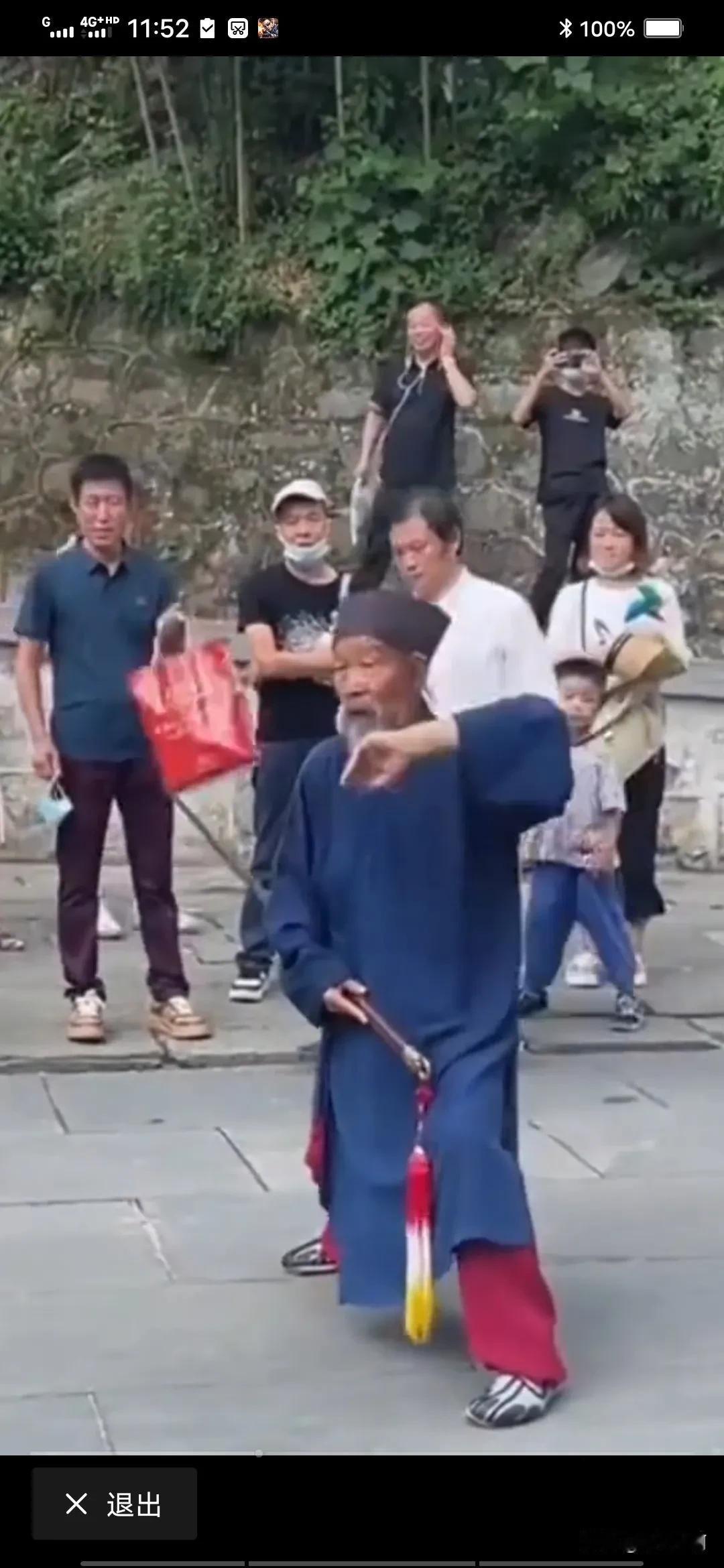 有一个问题一直百思不得其解:为啥道家人都瘦？佛家人都胖？和尚不也是吃素吗？为啥很