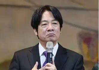 针对今天上午台军教练机坠毁事故，台湾地区领导人赖清德第一时间表示“悲痛与不舍”，
