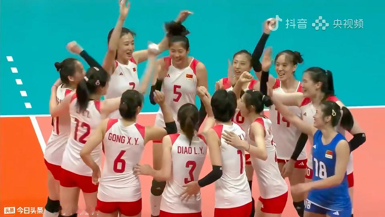中国女排大名单16名球员的各自短板：
1、李盈莹：需加强拦网和一传防守，进攻需要