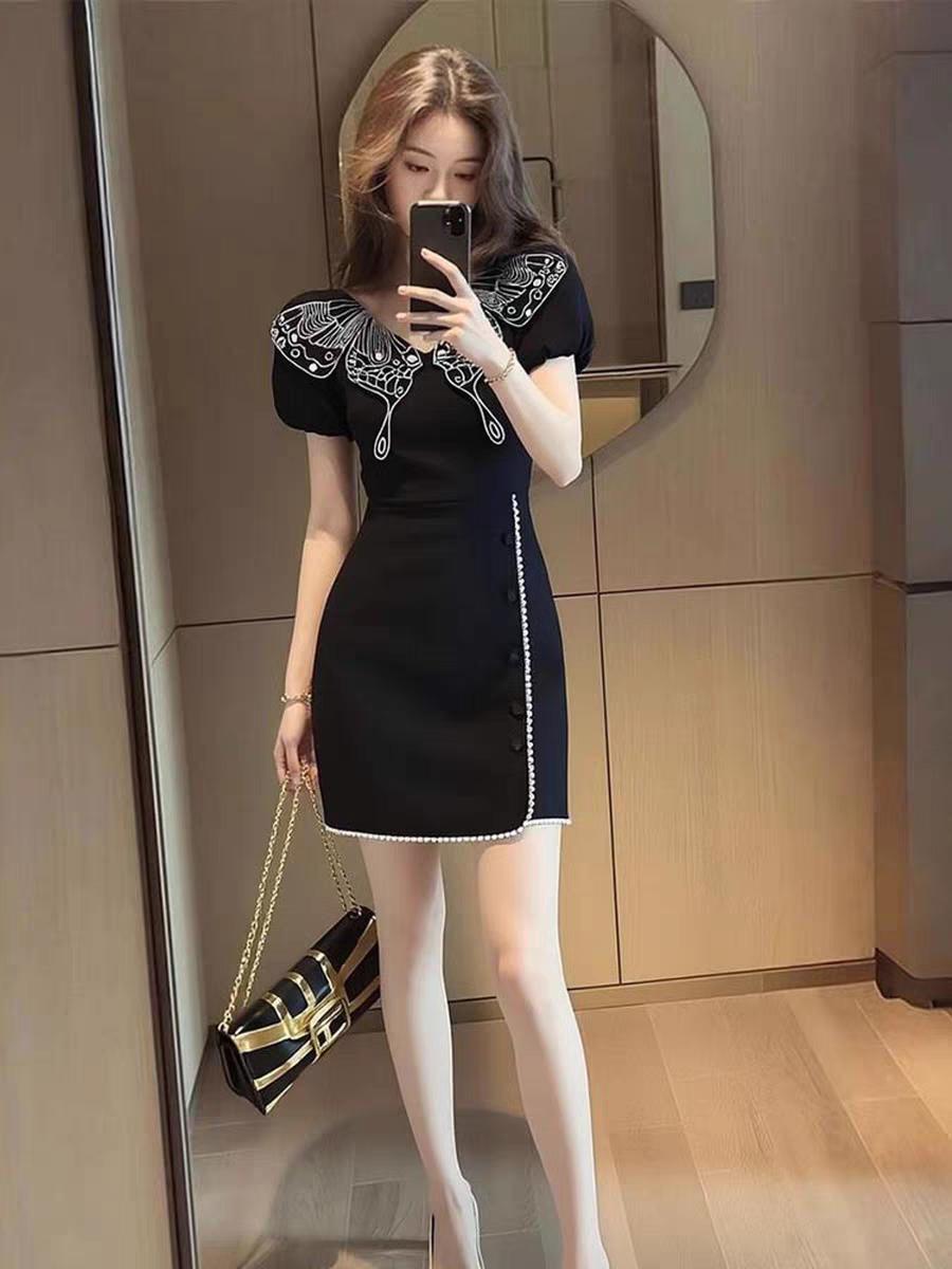 如何在穿搭中展现自己的独特魅力? 虽然是一个人，也要展现独特的自己，不是吗？