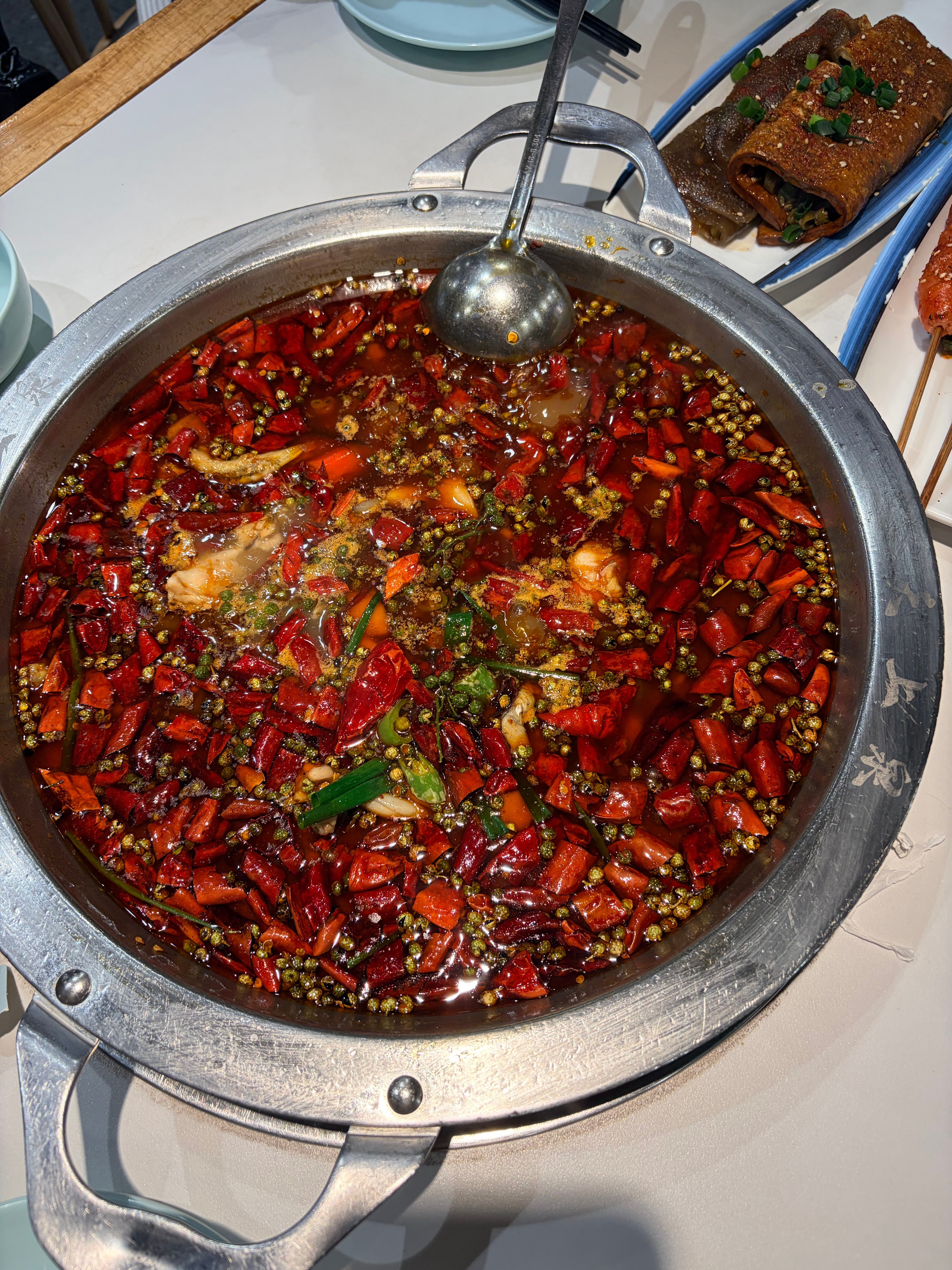 又来吃蛙了（主要是儿子喜欢吃） 其实是我跟媳妇商量好的，每周请他们吃一餐喜欢吃的