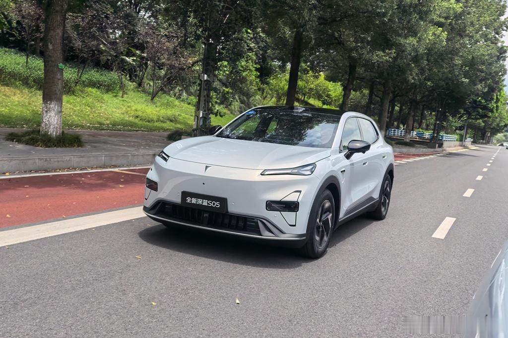 新车划重点新车情报局 15万元内买家用纯电SUV，智驾、续航、空间、舒适，以前总