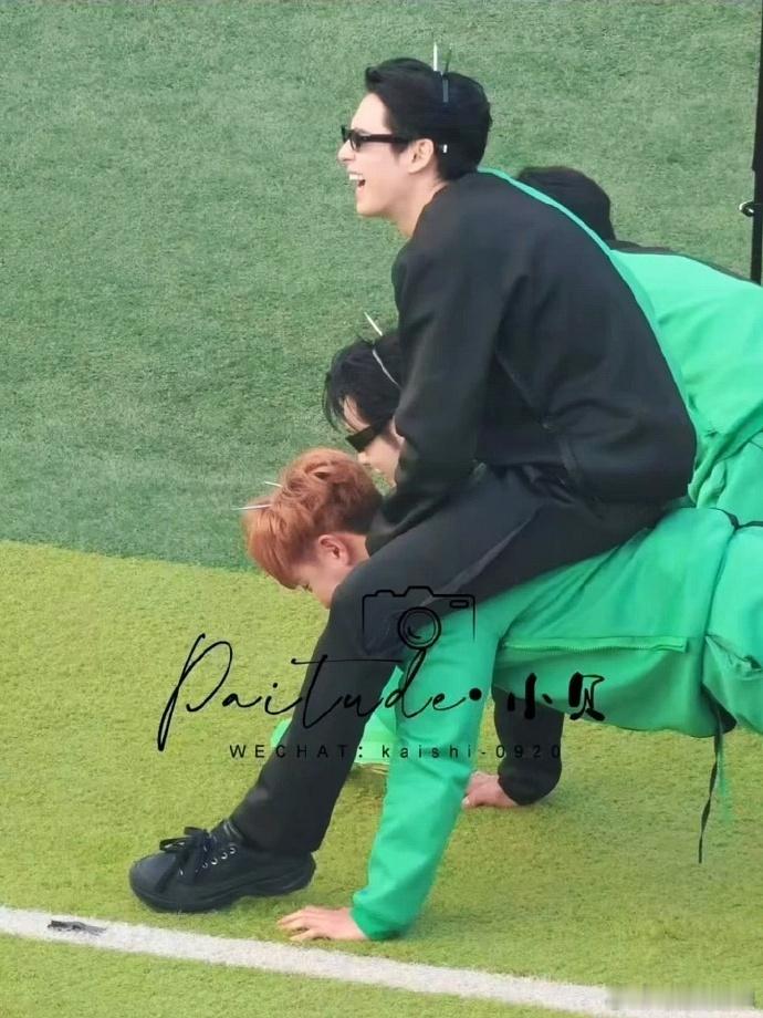 征服黄子韬的不是徐艺洋是王鹤棣王鹤棣这下真骑黄子韬头上了 聚焦欢乐名场面，王鹤棣