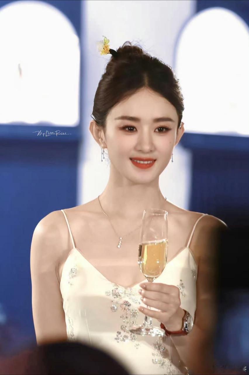 赵丽颖赵丽颖出道二十周年zly赵丽颖 纪梵希静待黎明破晓 玫瑰盛开 心动于你