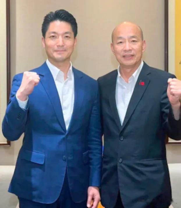 台北市长蒋万安今天上午在社交平台上传了一张他和台湾地区立法机构负责人韩国瑜的合照
