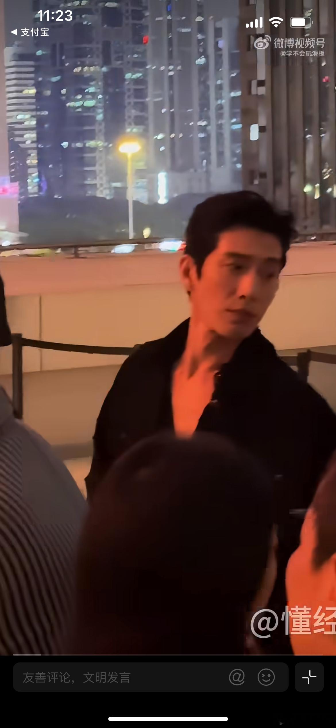 井柏然 恨我的继续爱我的别停，内娱从来不缺争议缠身的艺人，而井柏然近期频频登上热