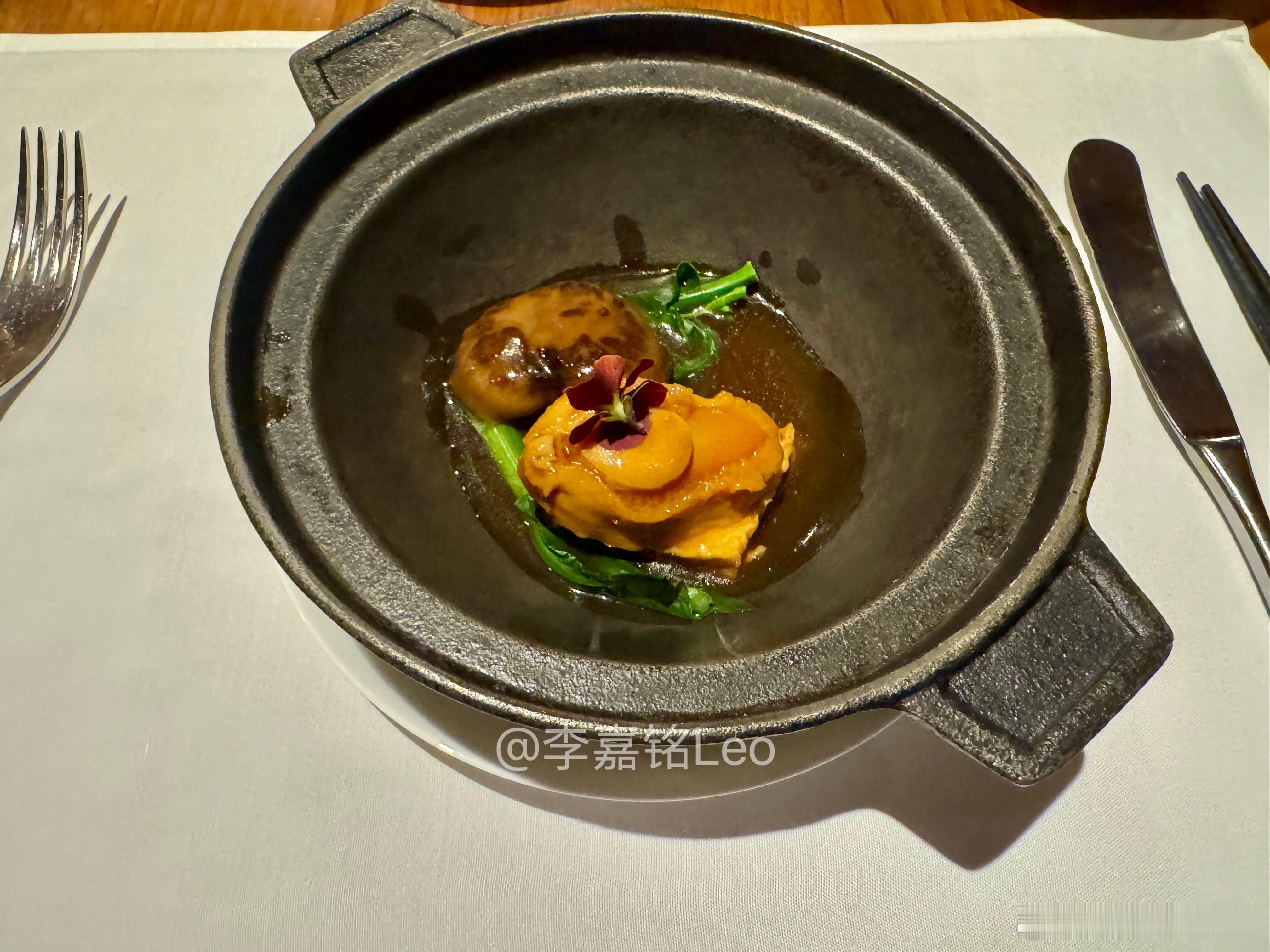 新春将至，玉衡堂头等贵宾室推出了2026马年新春菜单。和去年年末褒贬不一的圣诞节