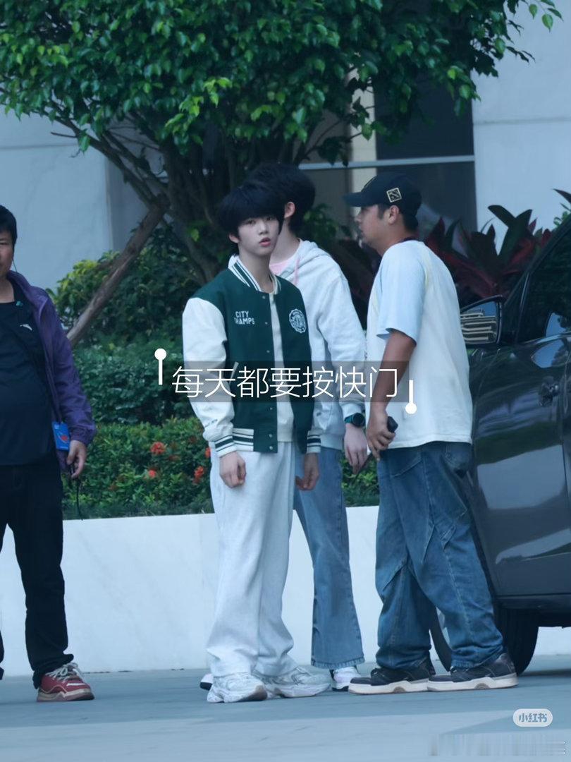 tg瑞瑞is watching you 