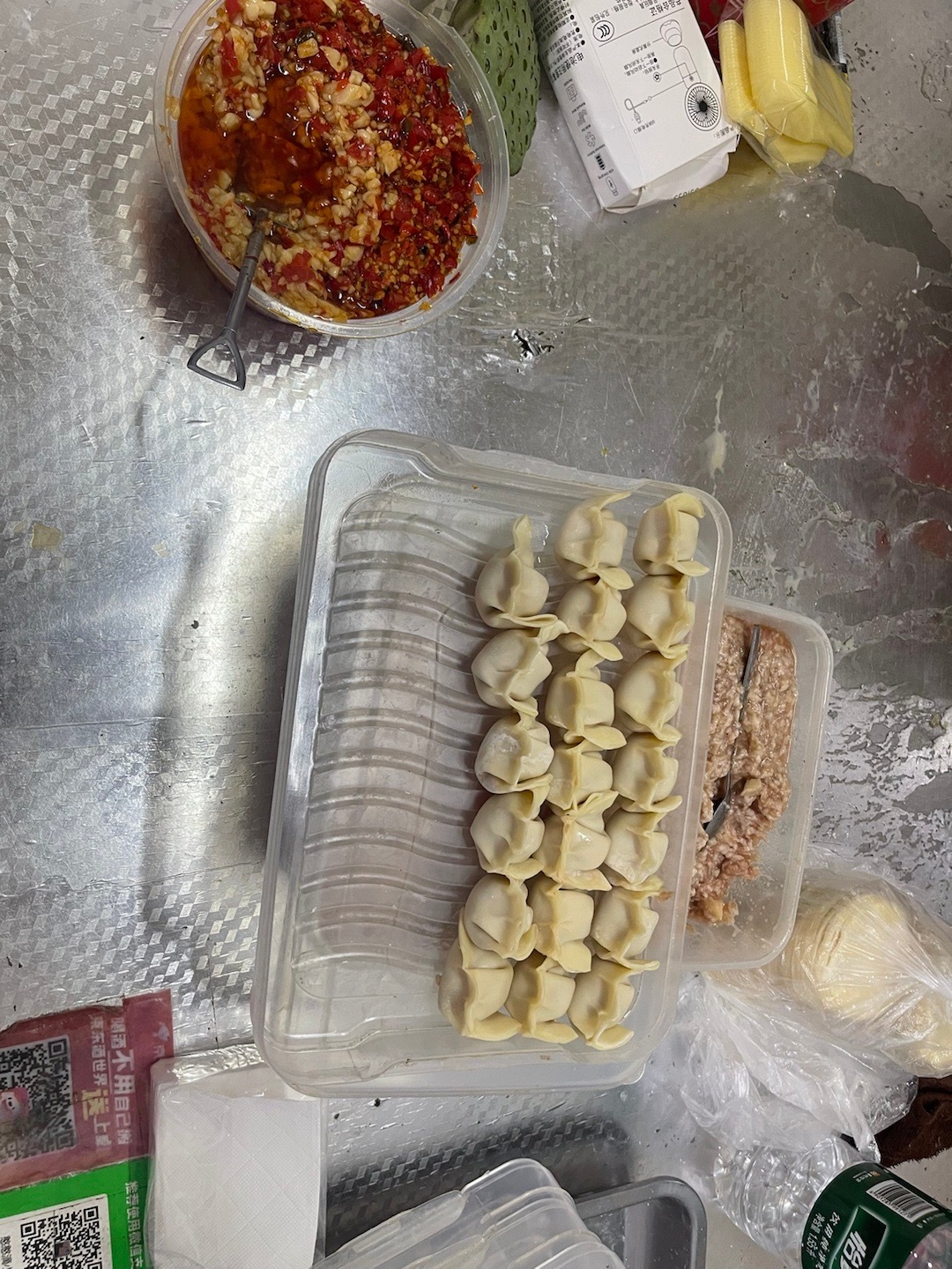 今晚吃手工饺子，味道还不错看看大家晚上吃什么，第一个和我一样的给你发们发个小红包