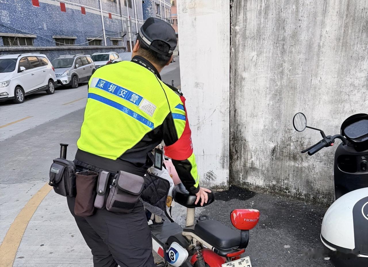 （1513）：孩子，早上好。很抱歉现在才跟你道“早安”，原因是爸爸出行时，不小心