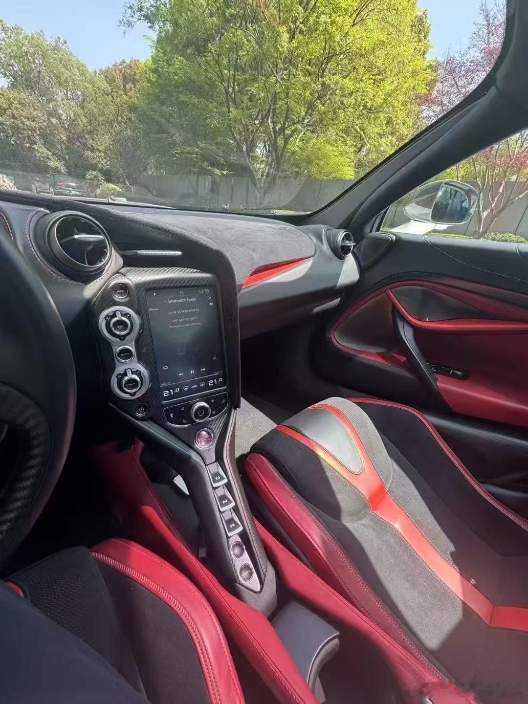 迈凯伦720S P版 寻伯乐，19年10月上牌，1.6万公里，满配带魔术天窗·宝