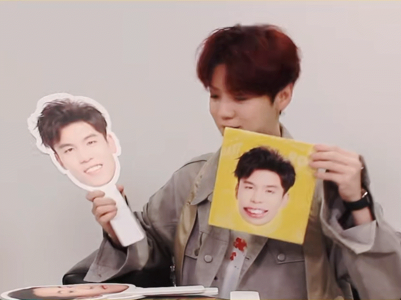 鹿晗  求表扬的小表情好可爱啊