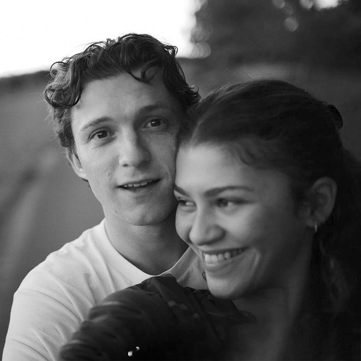 TomHolland 【Tom Holland甜蜜回应假想提问】凭借主演《Spi
