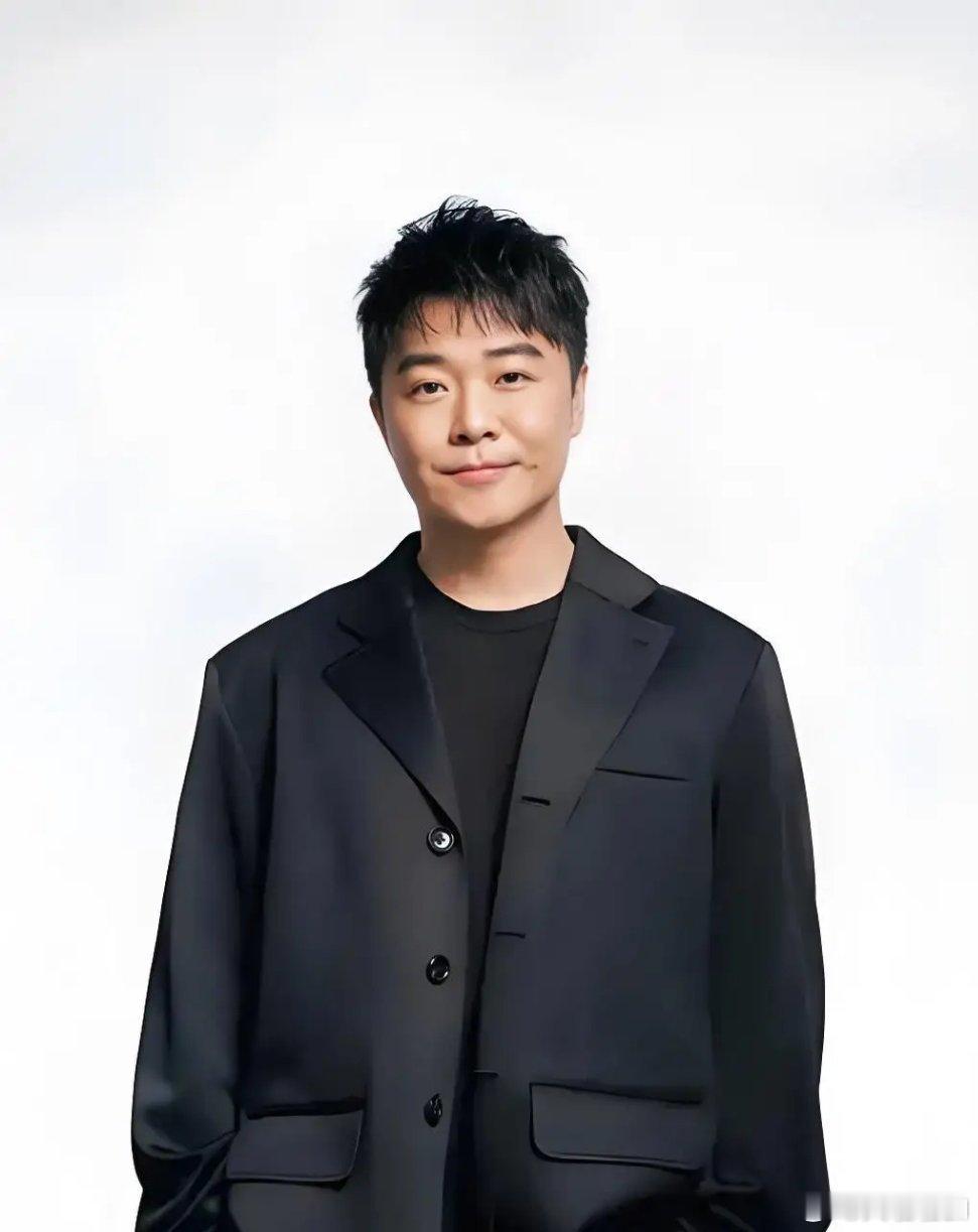 最近王家卫那个录音的事闹得挺凶的吧？繁花剧组也出来回应了，说私下录音曝光涉嫌违法