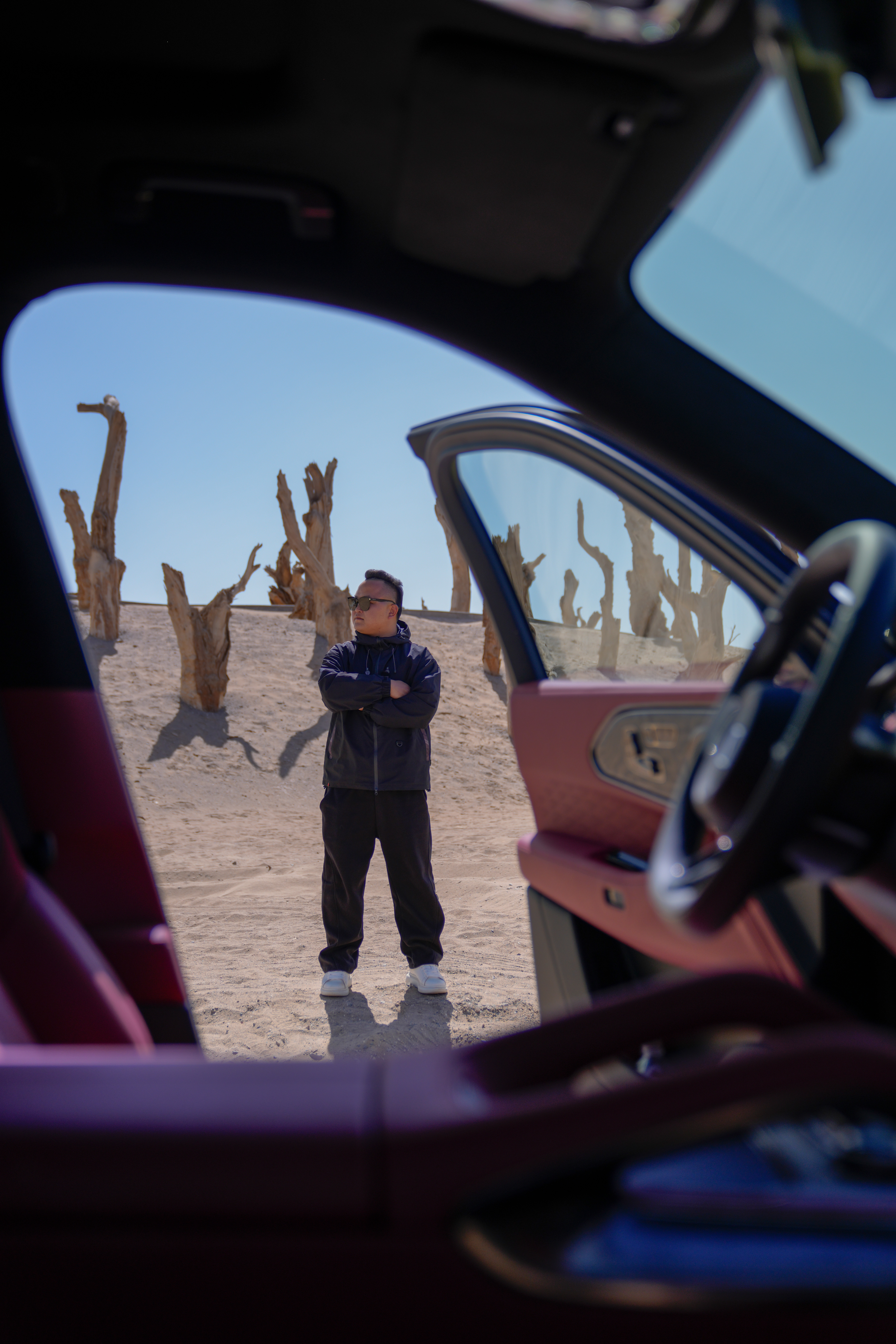 今天开极氪8X 在雕塑无界感受了一把科幻与荒芜的碰撞，又去敦煌文博园蹭了点文化熏