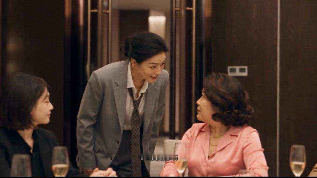 AI性转版大红灯笼高高挂把《大红灯笼高高挂》换成男性视角演绎，经典故事被赋予全新