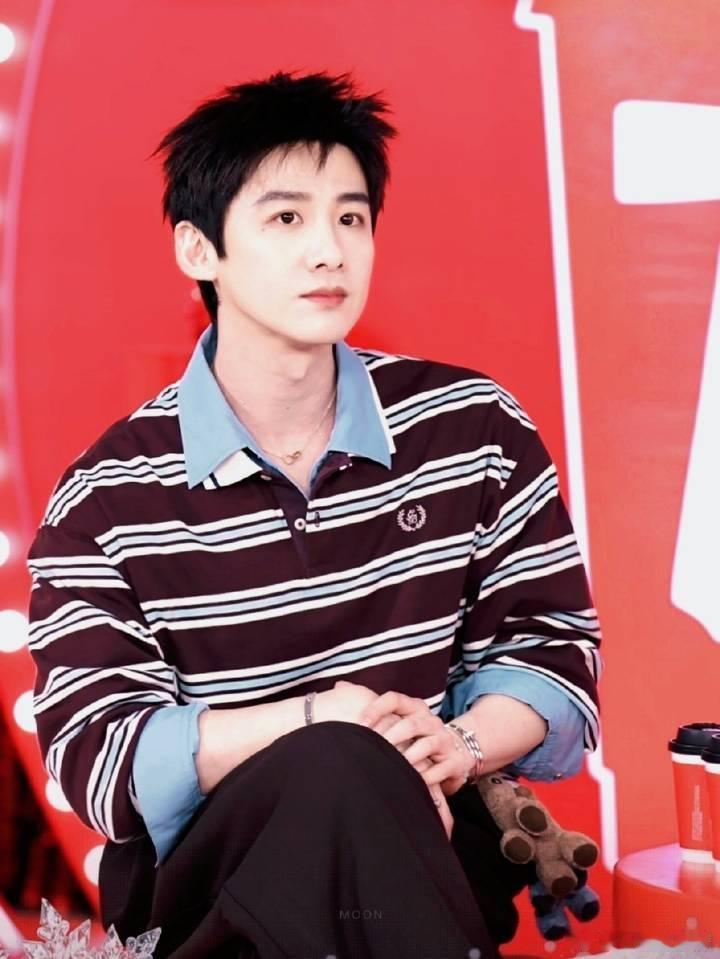 白敬亭 今晚直播！这个亭亭是满30减15吗，芥末嫩芥末帅