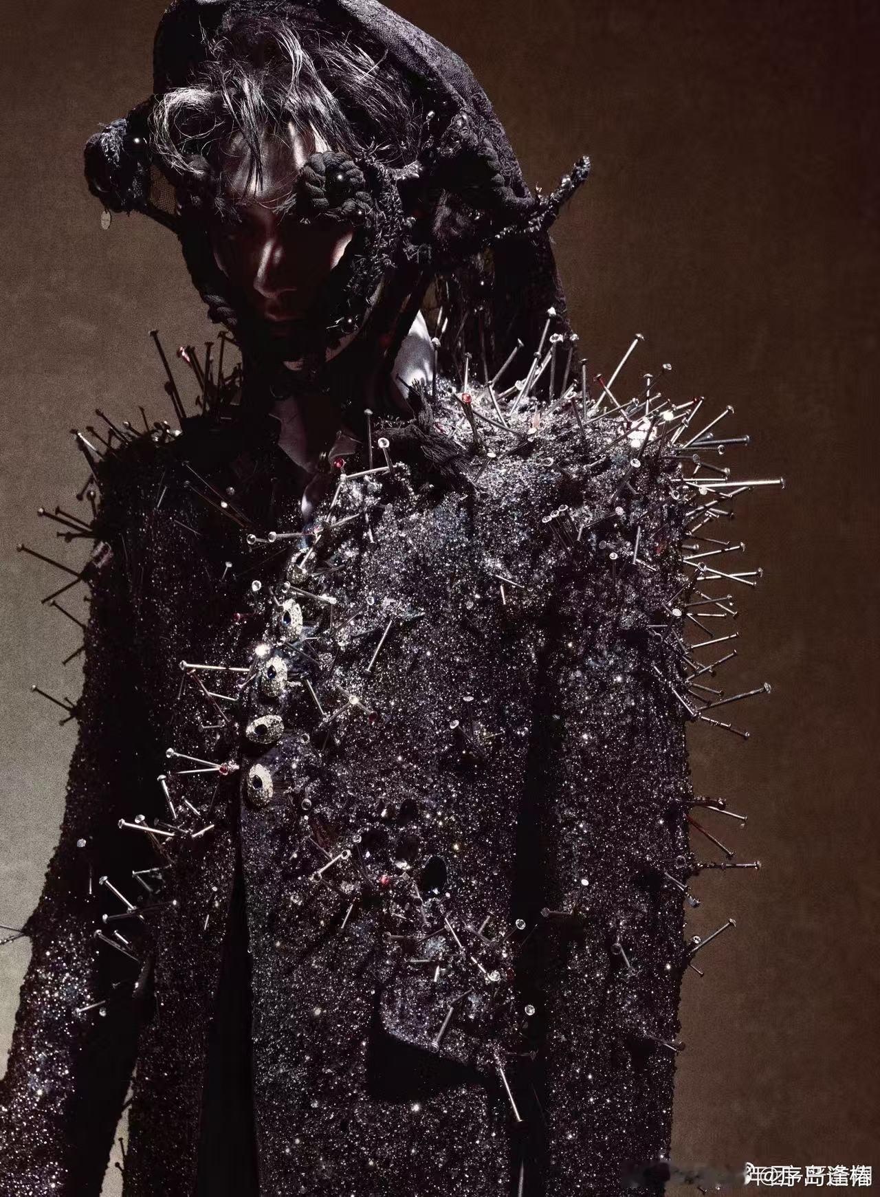 严浩翔超额完成撕名牌kpi 本只是抱着参与心态来跑男玩游戏，没想到严浩翔状态格外